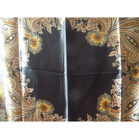 NEW 35 in Large Square Silky Polyester Scarf Black Gold Open Paisley Design - Picture 4 of 4
